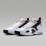 JORDAN ジョーダン MAX AURA６ ジョーダン マックス オーラ６ FQ8298-102 画像1